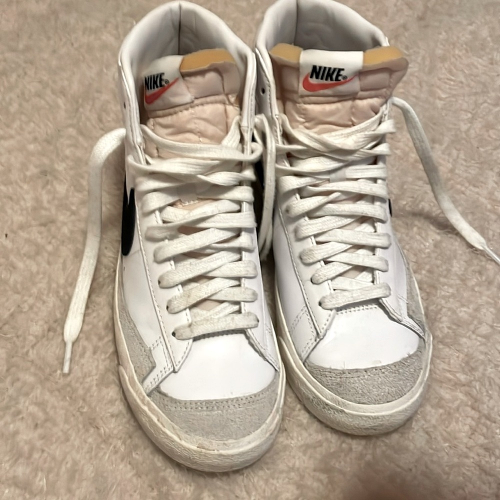 Nike blazers size 8